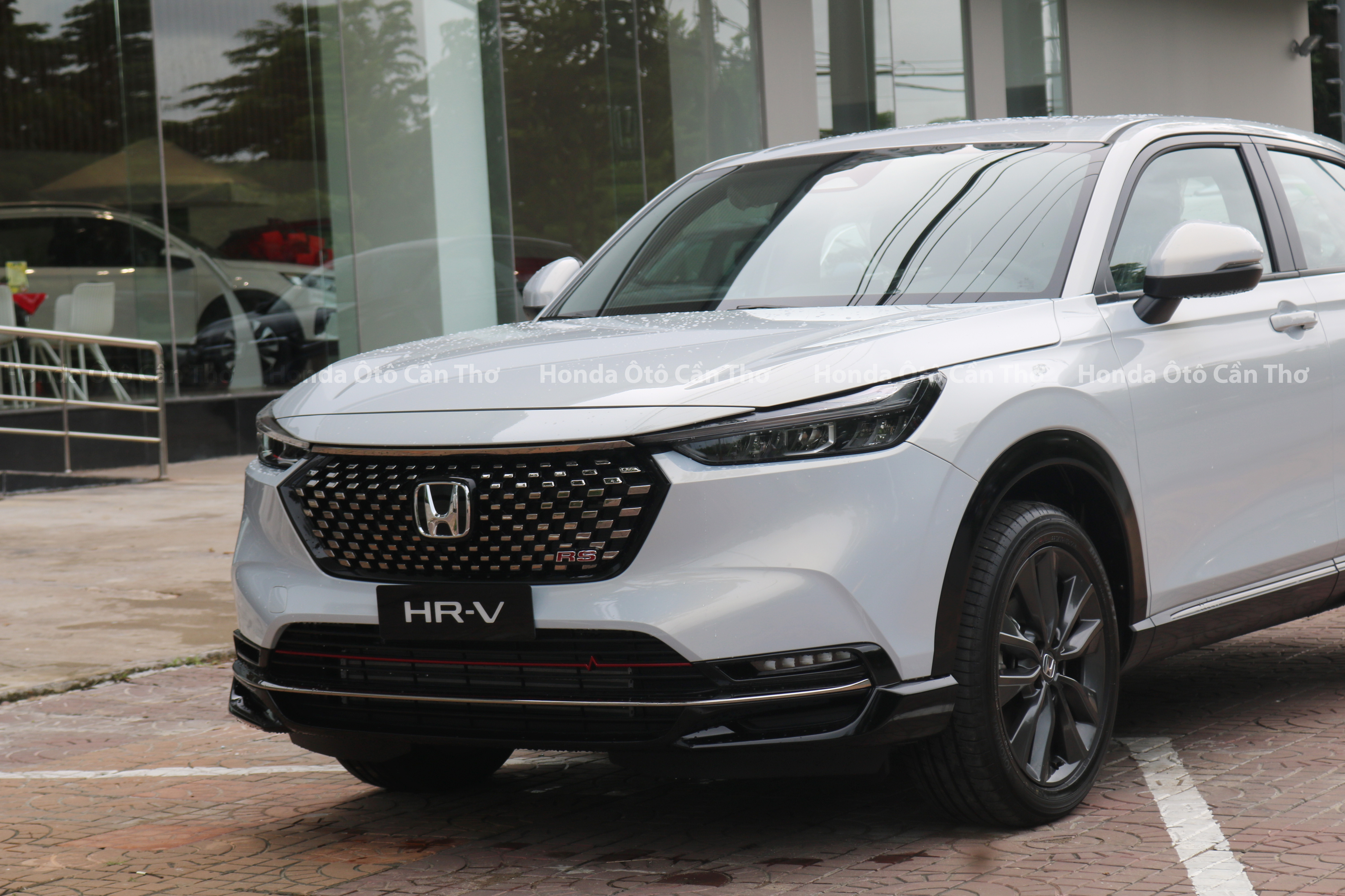 HR-V RS
